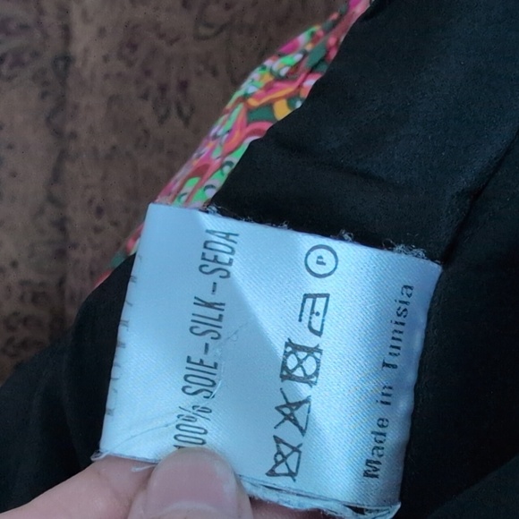 Sandro Paris black Silk blouse , pleated front and sleeves. - Picture 5 of 5